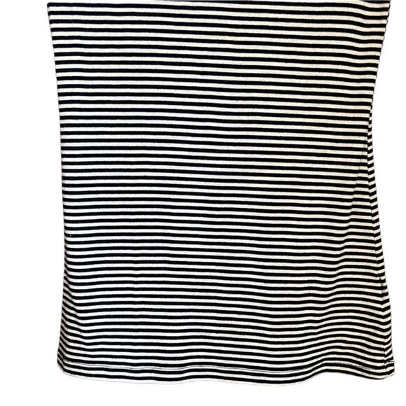 3 for $30! Old navy, navy & white striped t shirt - Picture 5 of 7